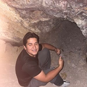 Meet your Posher, Javier